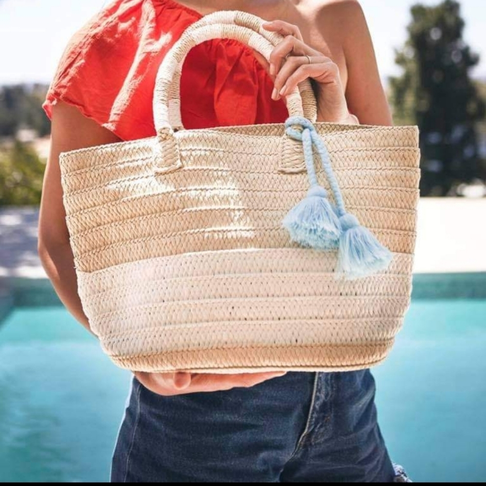 Altru straw tote bag